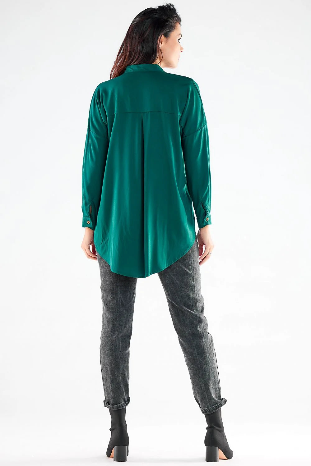 Chemise manche longue awama femme style classique élégance intemporelle coupe ample matières douces confort tailles variées