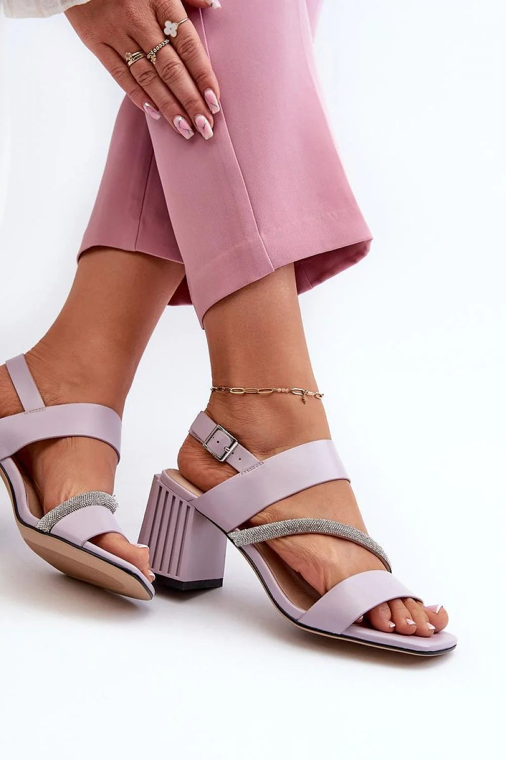 Sandales à talon aiguille high stiletto pour femme, design moderne asymétrique, straps zirconias cubiques, soirée, occasions spéciales, cuir artificiel, confort, style élégant, mode féminine