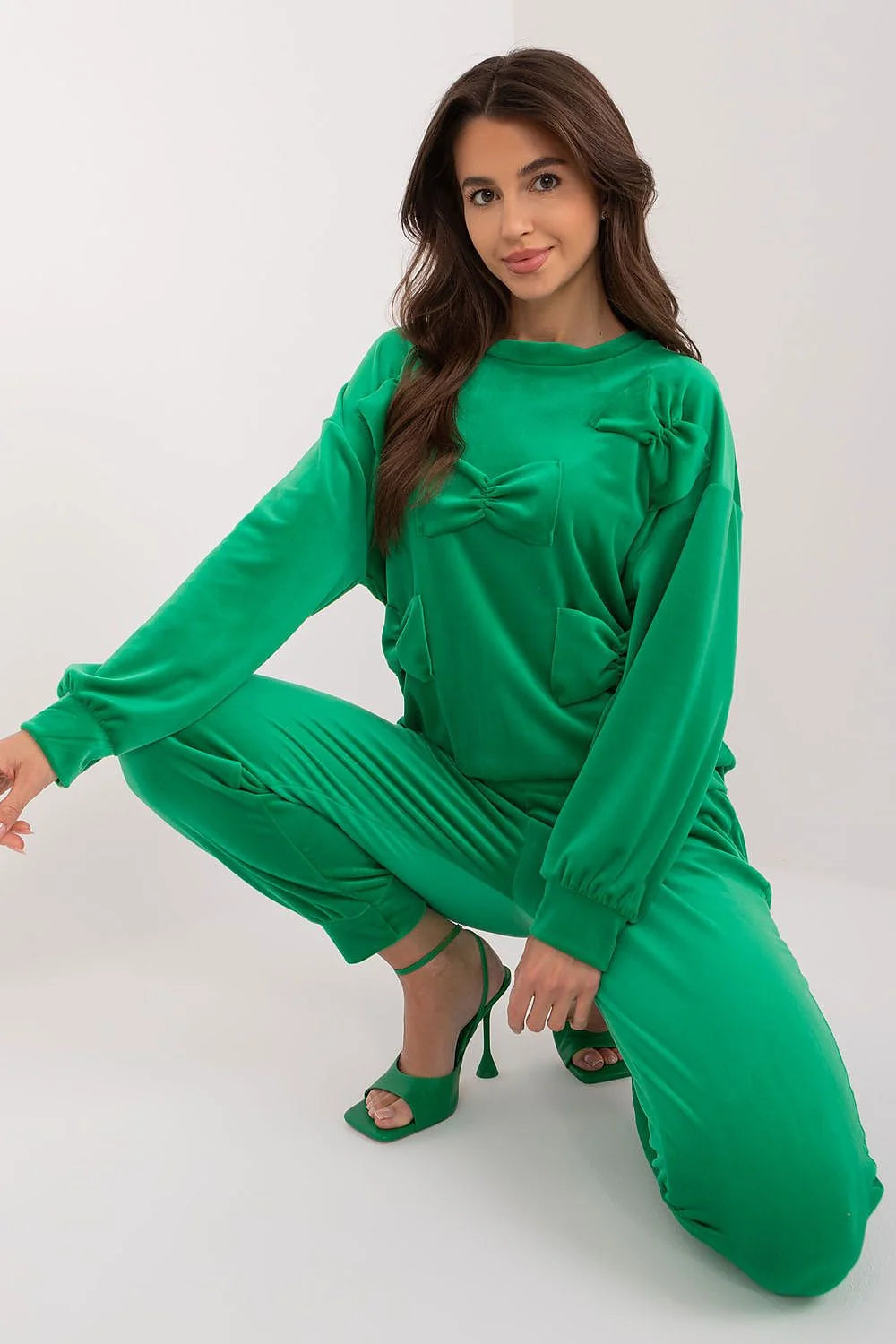 Ensemble de mode pour femme en velours vert vif, style casual, coupe ample, occasion quotidienne, sweat-shirt avec nœuds décoratifs, pantalon taille élastique