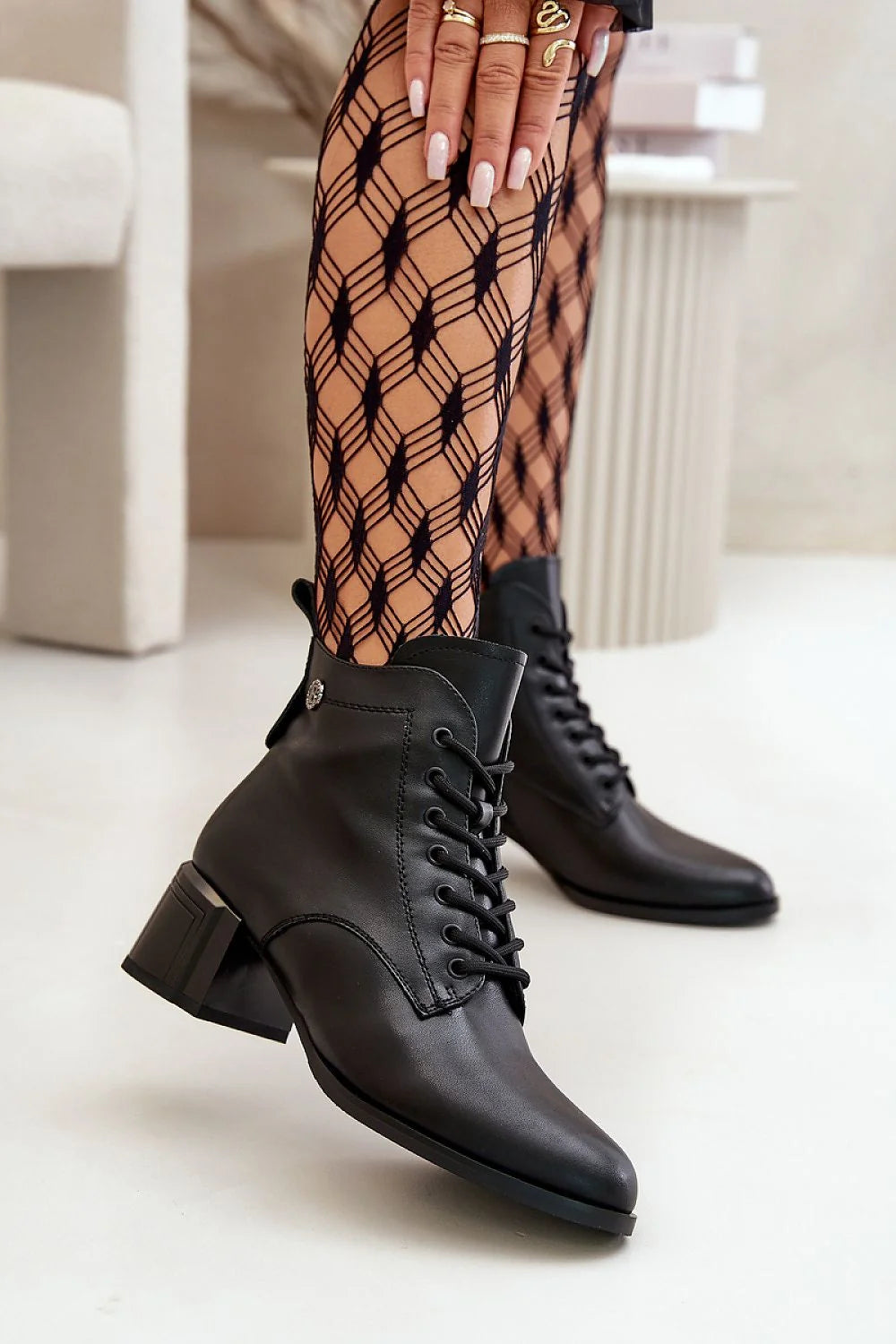 Bottines pour femmes Vinceza design moderne classique cuir naturel talon bas lacets fermeture éclair doublure mouton 16 cm