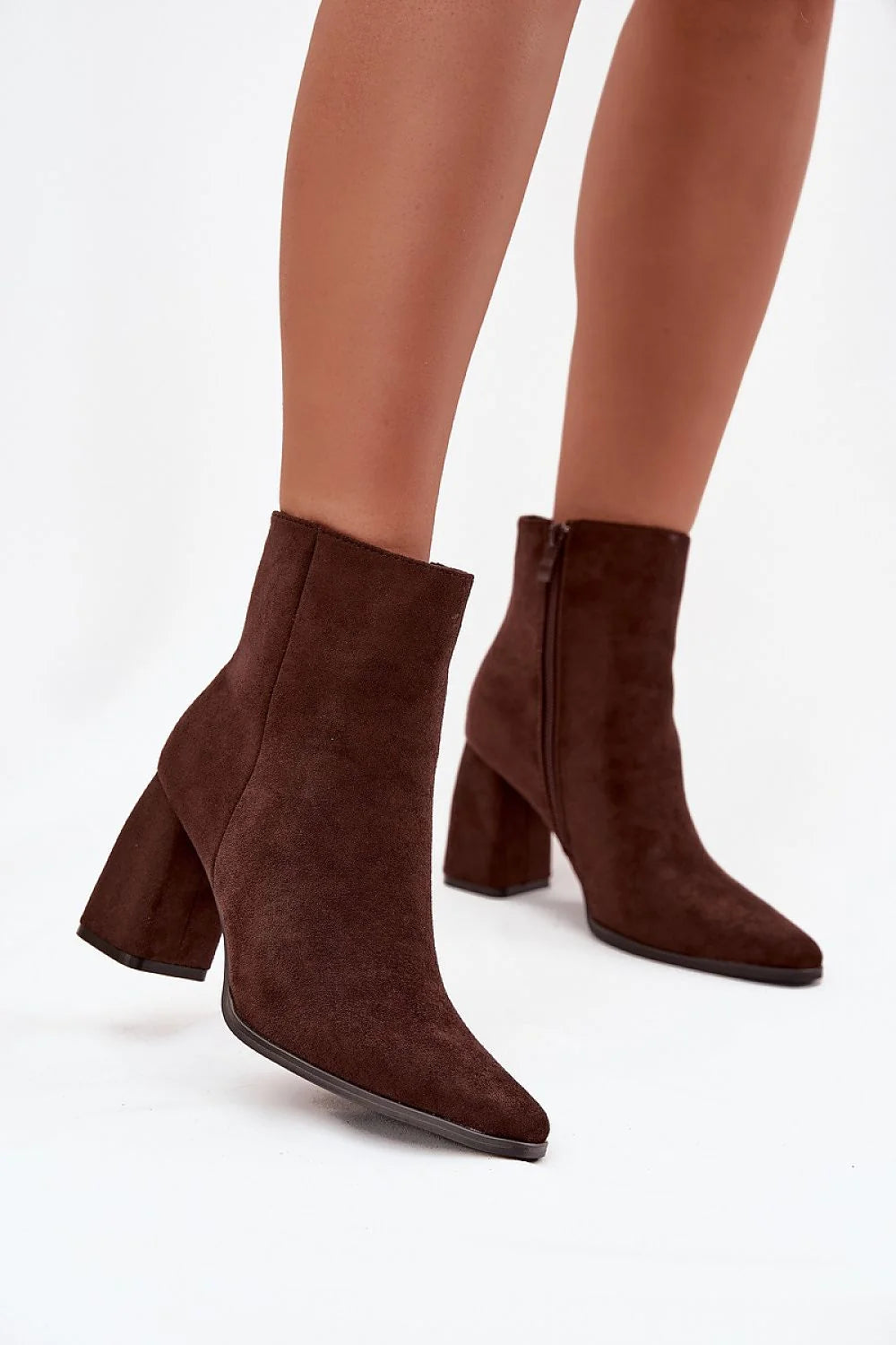 bottines suédine écologique femme talon bloc moyen bout amande fermeture éclair cheville marron chocolat semelle fine confort élégant polyvalent