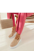 chaussures basses femme beige dorées perforées slipon cuir suédé respirantes semelle plateforme blanche épaisse confortables durables élégantes polyvalentes