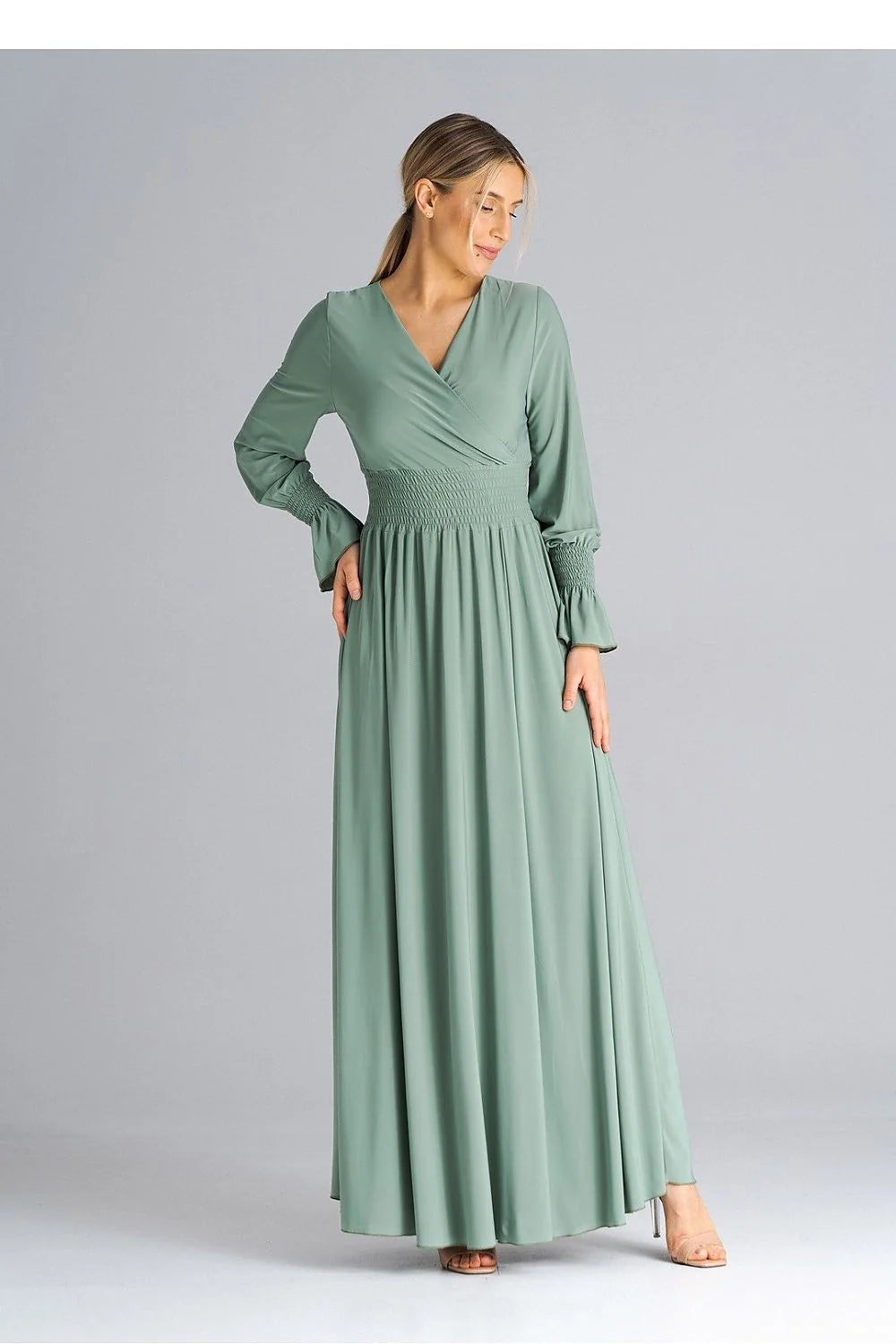 robe soirée longue vert sauge bohème chic décolleté V profond taille marquée smockée manches longues bouffantes poignets smockés fente latérale