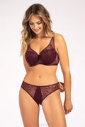 soutiengorge rembourré Unikat dentelle bordeaux armatures maintien sculptant confortable bretelles réglables bonnets doublure soignée coutures renforcées durable élégant