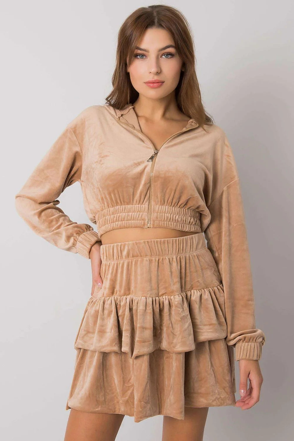 Ensemble Fancy pour femmes deux pièces velours crop top longues manches jupe courte volants chic bohème beige 95 coton 5 spandex