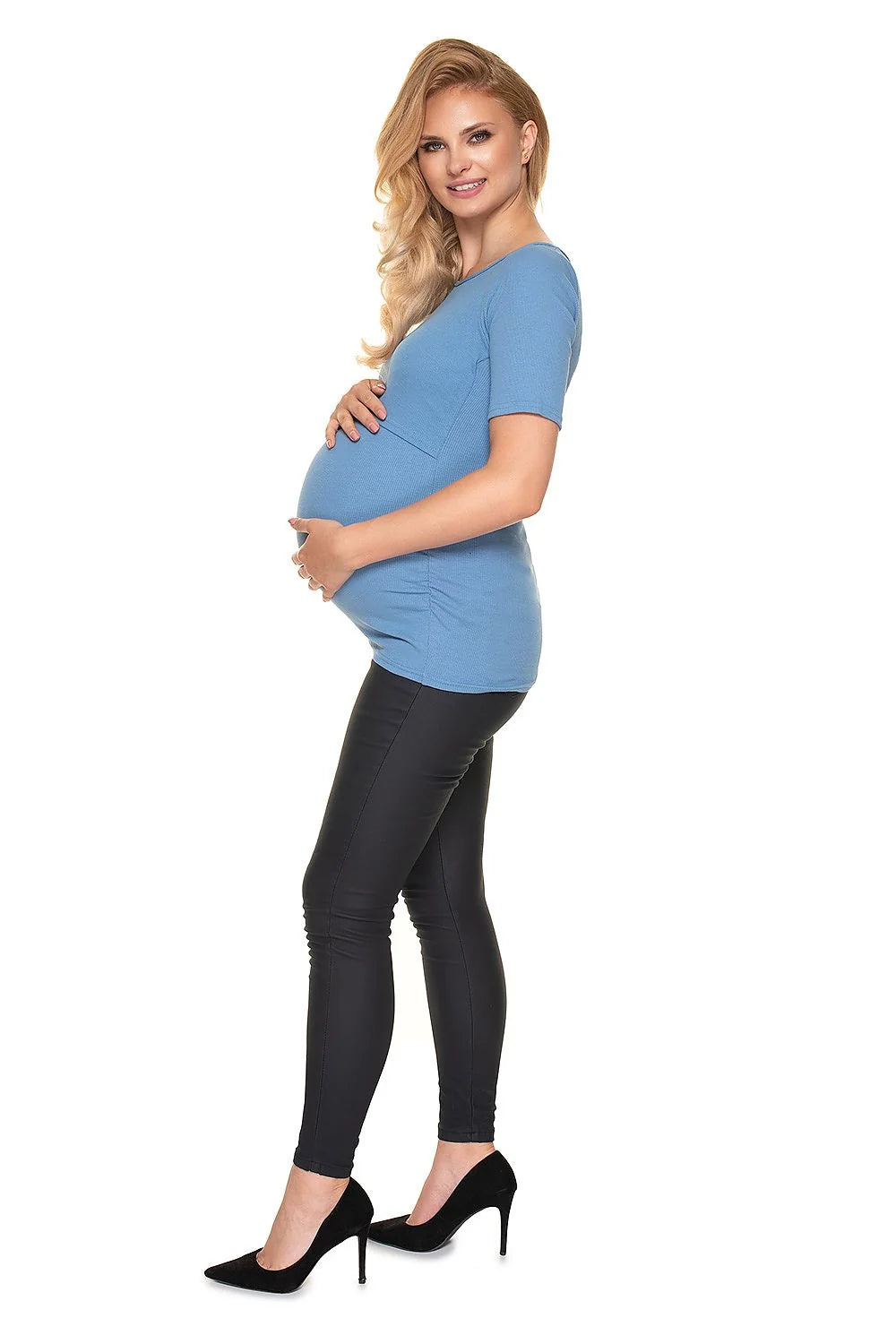 Chemisier maternité coton bleu ajusté pour confort allaitement mode casual femme enceinte élégante