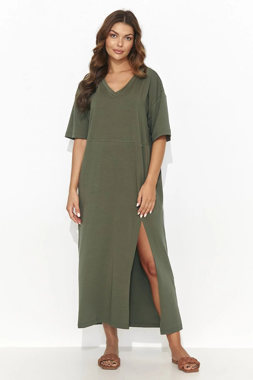 Robe de jour Numinou longue ample manches courtes fente avant plaque dorée encolure V coton respirable été féminine