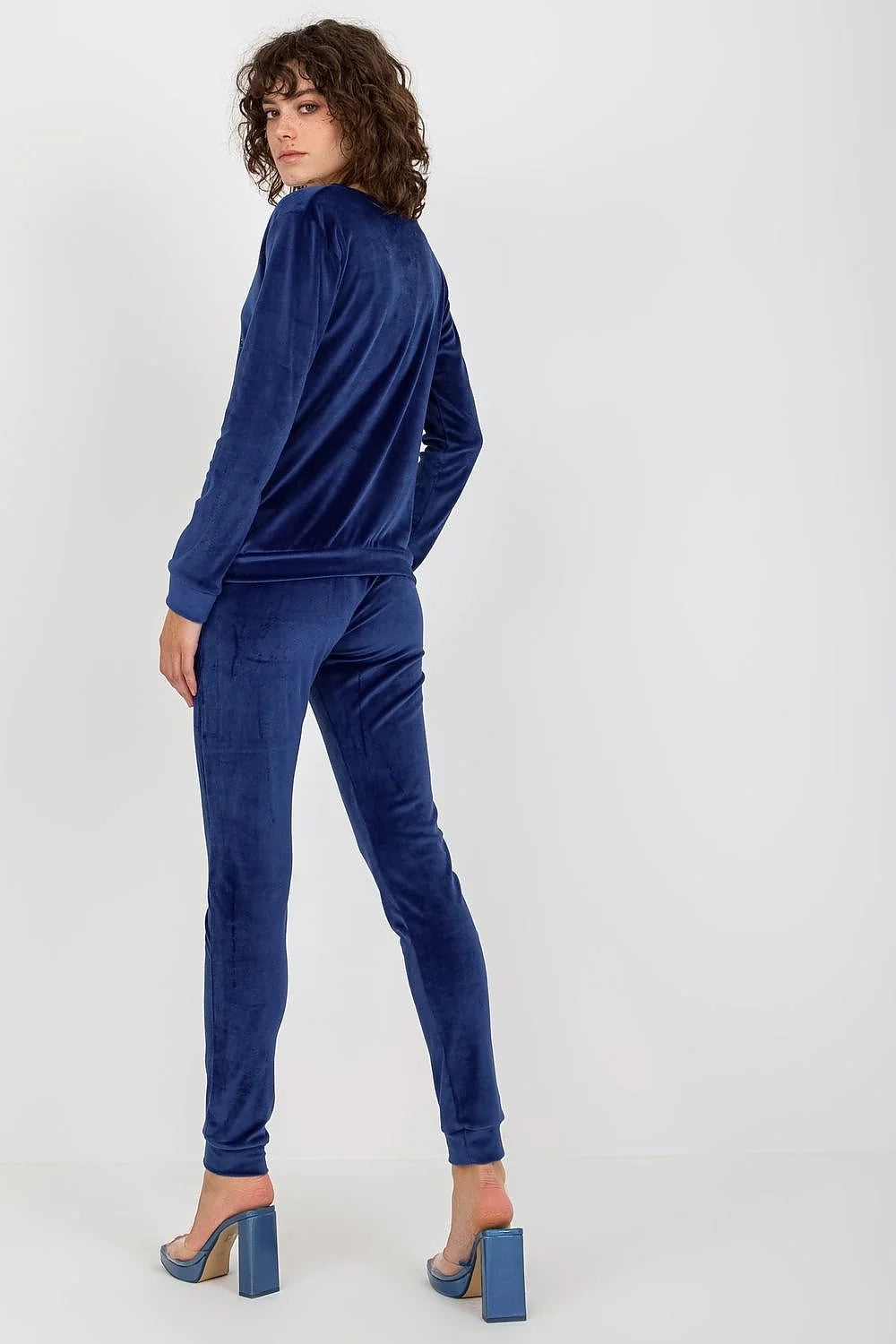 Ensemble Relevance Velours Femme Chemisier Manches Longues Encolure Serpent Pantalon Taille Élastique Matelassé Camel