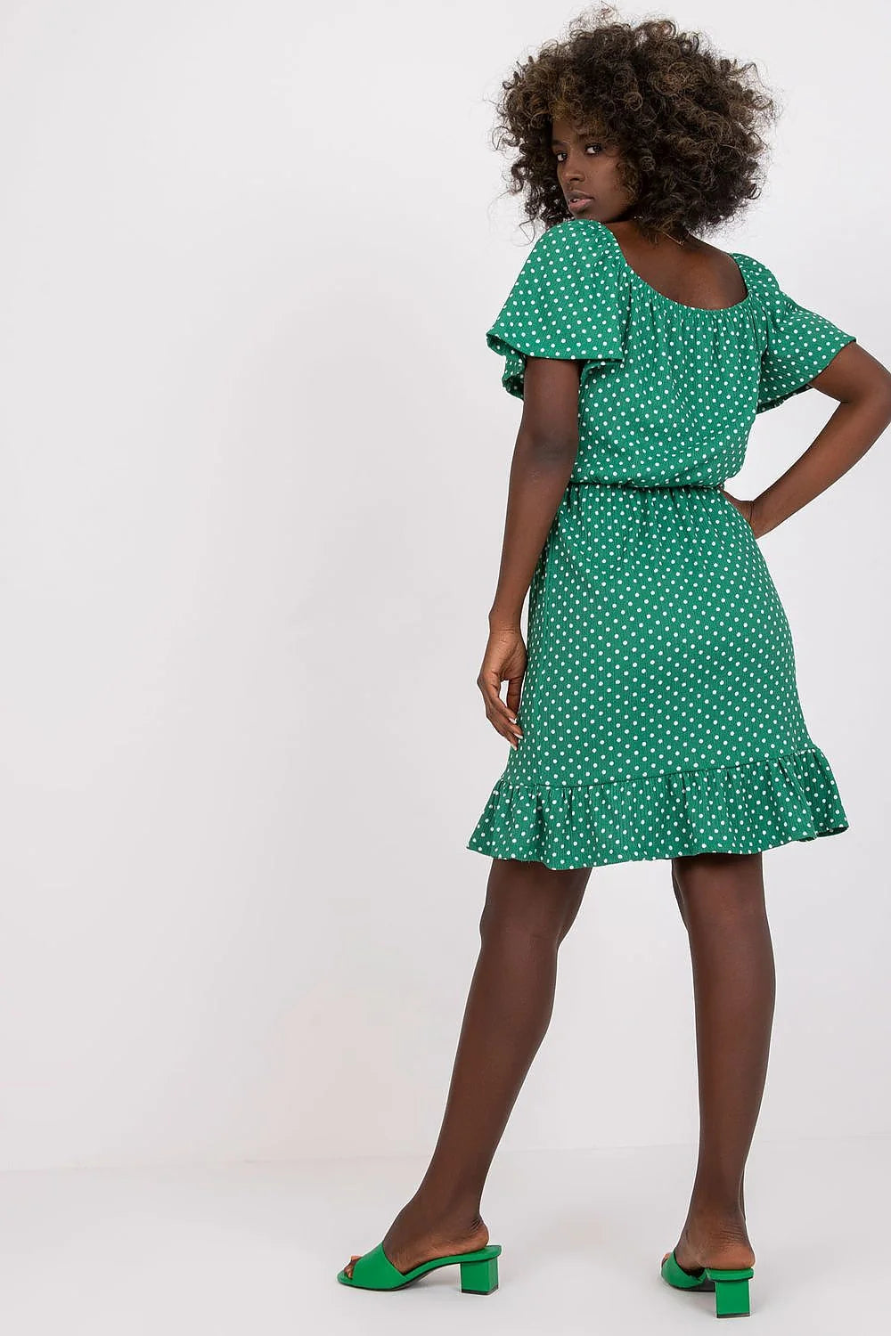 Robe de jour Rue Paris en coton élastique manches courtes encolure Bardot motifs pois noirs femmes