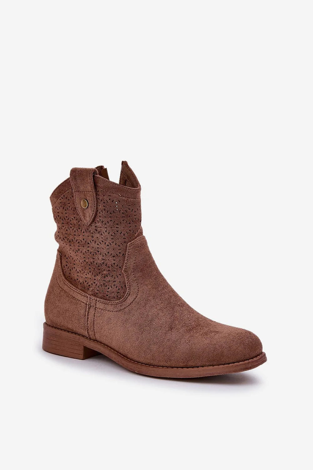 bottines femme cheville suédine écologique taupe western moderne talon bas carré perforées découpe laser fermeture éclair latérale zippées bouton pression