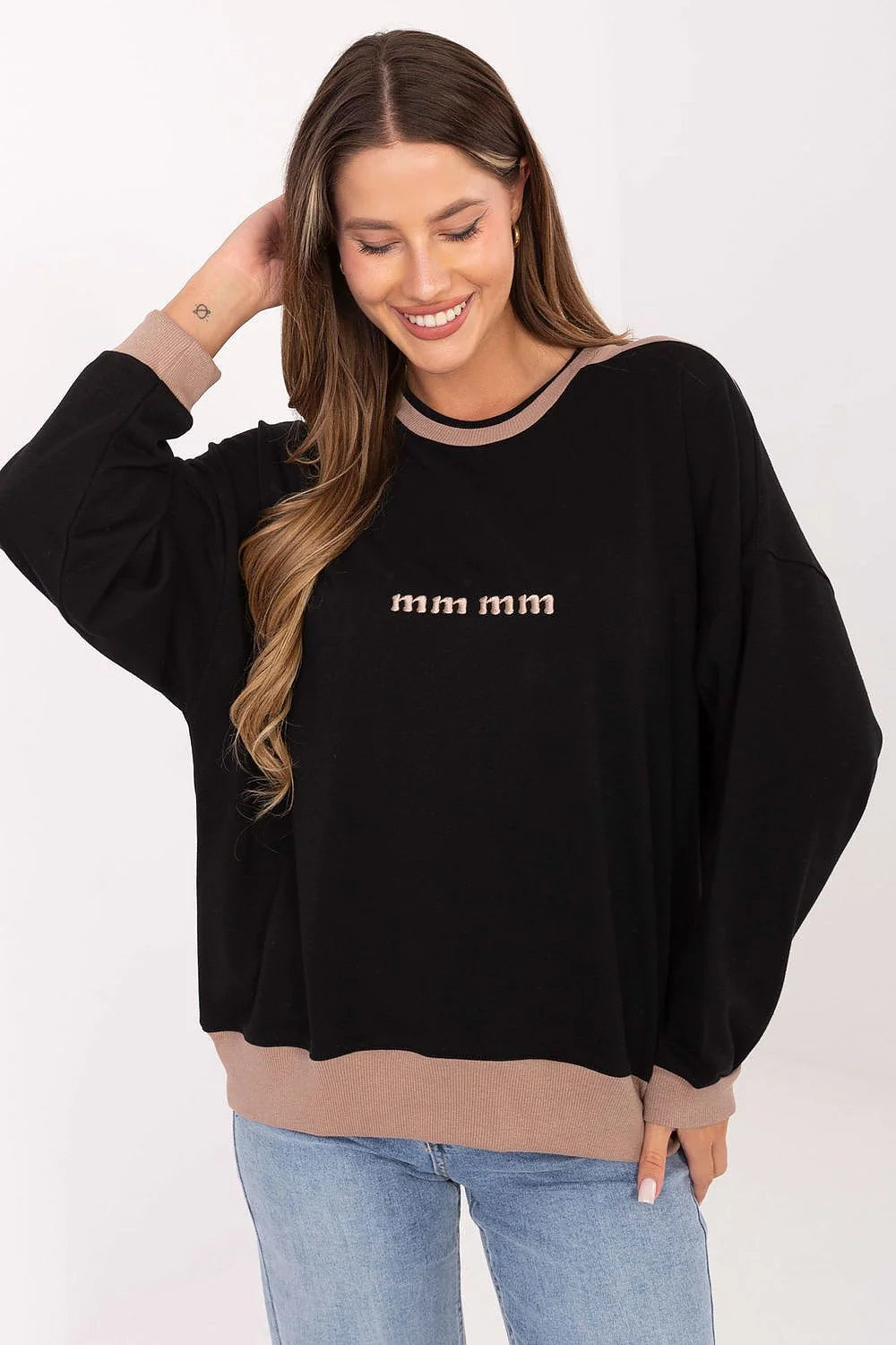sweatshirt femme oversize col rond manches bouffantes épaules tombantes noir finitions côtelées taupe broderie centrale molletonnée coton polyester