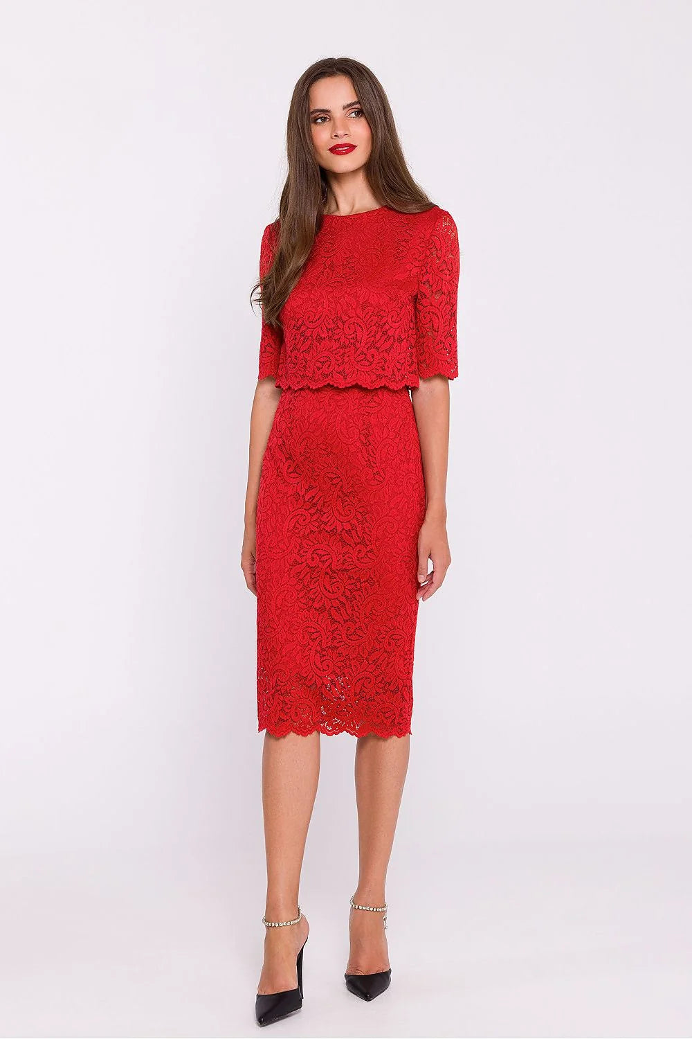 Robe de soirée élégante longueur genoux dentelle rouge motif floral manches 3/4 fente dos fermure zip