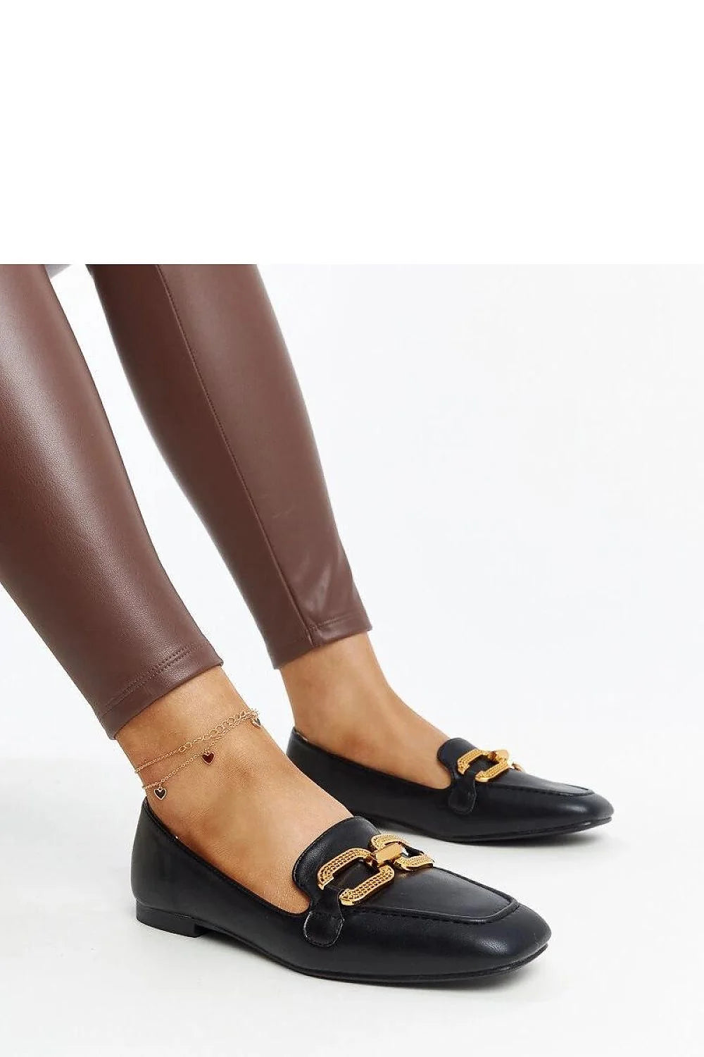 mocassins Solea cuir lisse noir bout arrondi semelle plate mors métallique doré surpiqûres raffinées ecoresponsable caoutchouc confort femmes