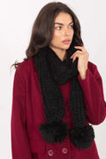 écharpe femme hiver grosse maille tricotée torsades apparentes pompons moelleux noire longue rectangulaire volumineuse chaude isolante douce confortable cosy chic