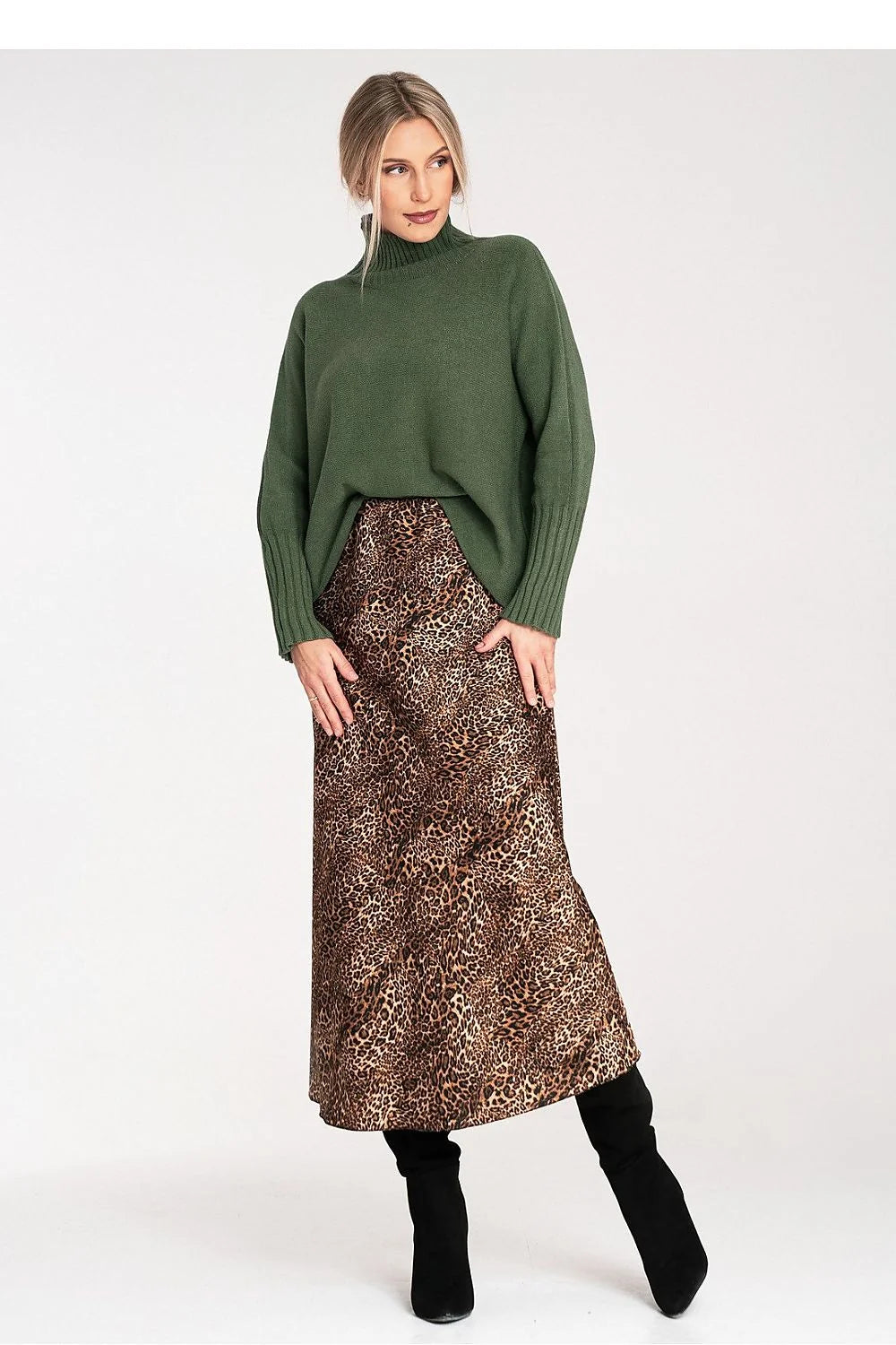 pull col roulé golf femme oversize épaules tombantes manches longues poignets côtelés maille tricotée vert olive chaud confortable élégant polyvalent