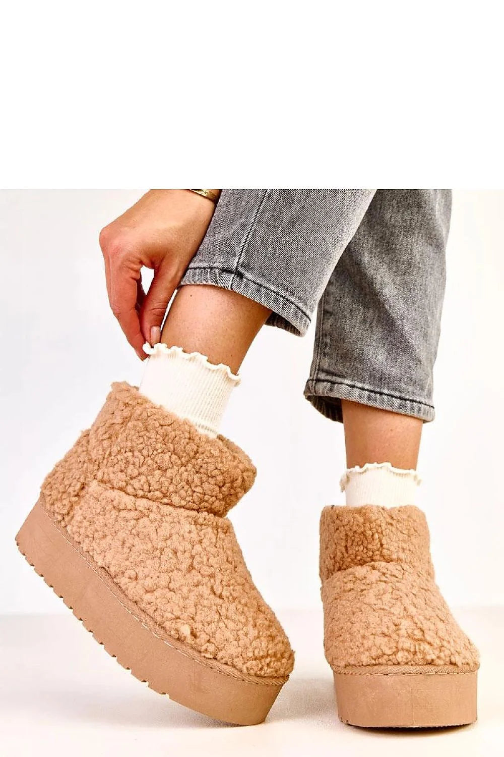 bottes neige fourrure synthétique mouton sherpa beige camel cheville bout rond plateforme 4cm compensée antidérapante doublure chaude rembourrée