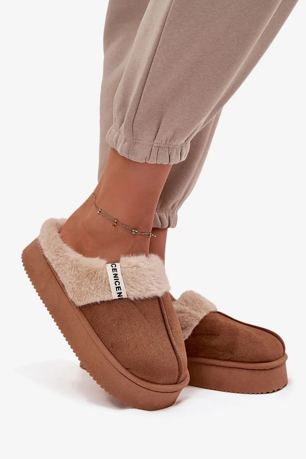 chaussons femme suédine éco doux cognac texturé bout fermé doublure fourrure beige lanière plateforme 35mm antidérapante semelle maintien confortable