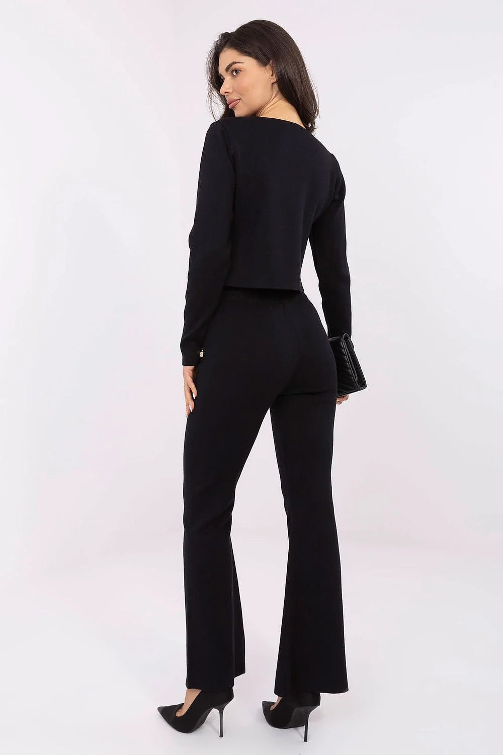 ensemble femme cardigan court col V maille tricot noir pantalon flare taille haute jambe évasée cheville boutons dorés élégance confortable