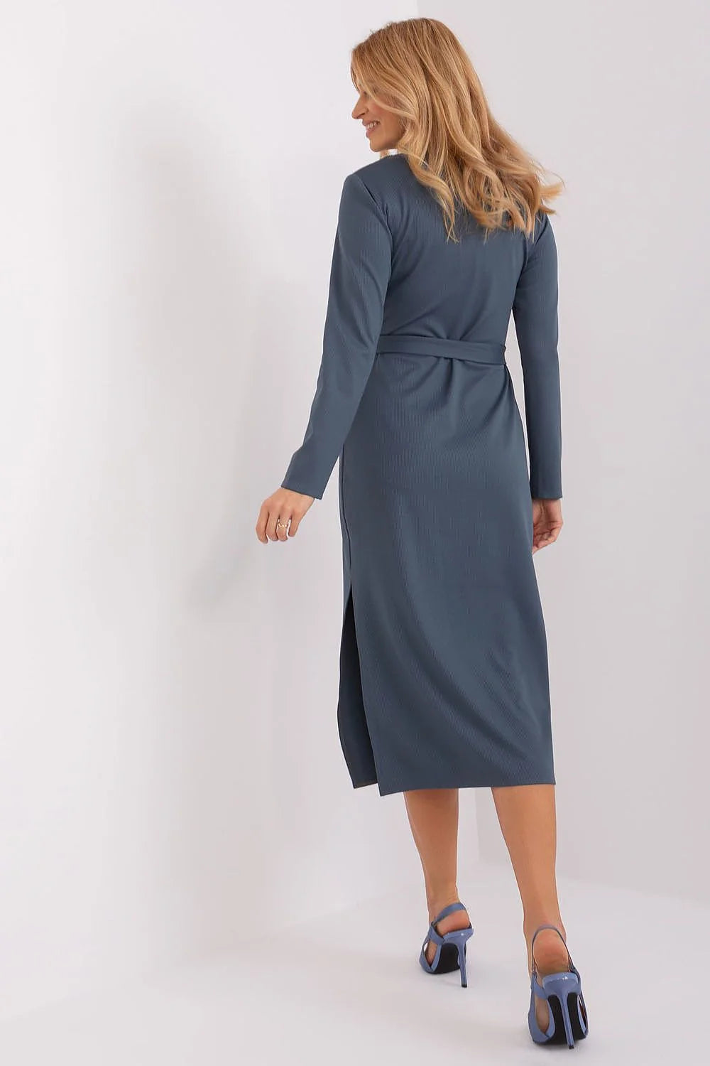 Robe élégante pour femme couleur bleu acier longue manches longues ceinture ajustable tissu fluide polyester spandex