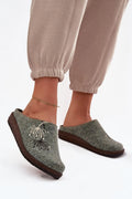 chaussons femme feutre gris vert bout large arrondi dos semi ouvert broderie florale crème brun perles semelle crantée