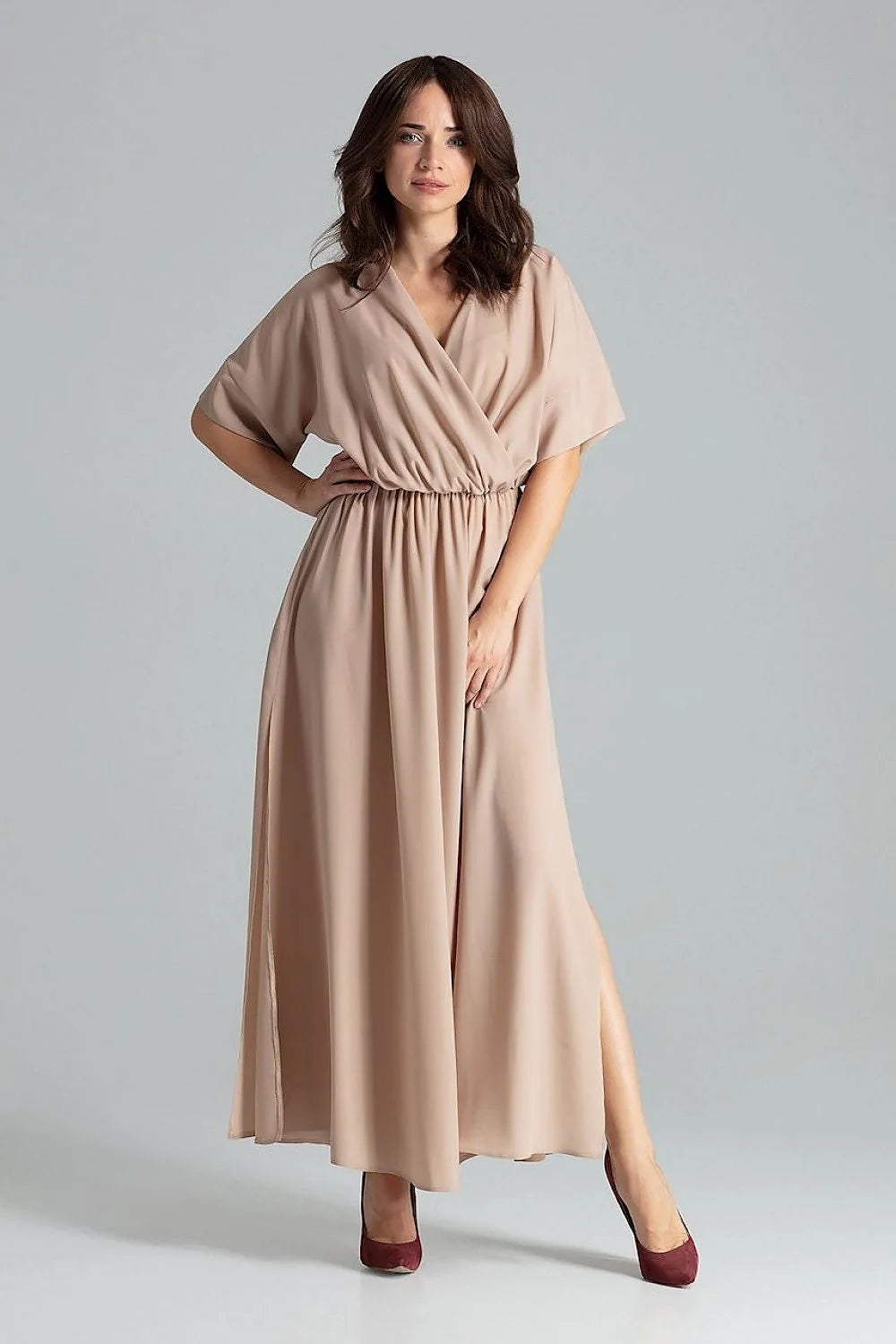 robe longue fluide beige nude chiffon cachecoeur boheme chic manches kimono courtes taille froncee elastiquee jupe evasee fente laterale plongeant