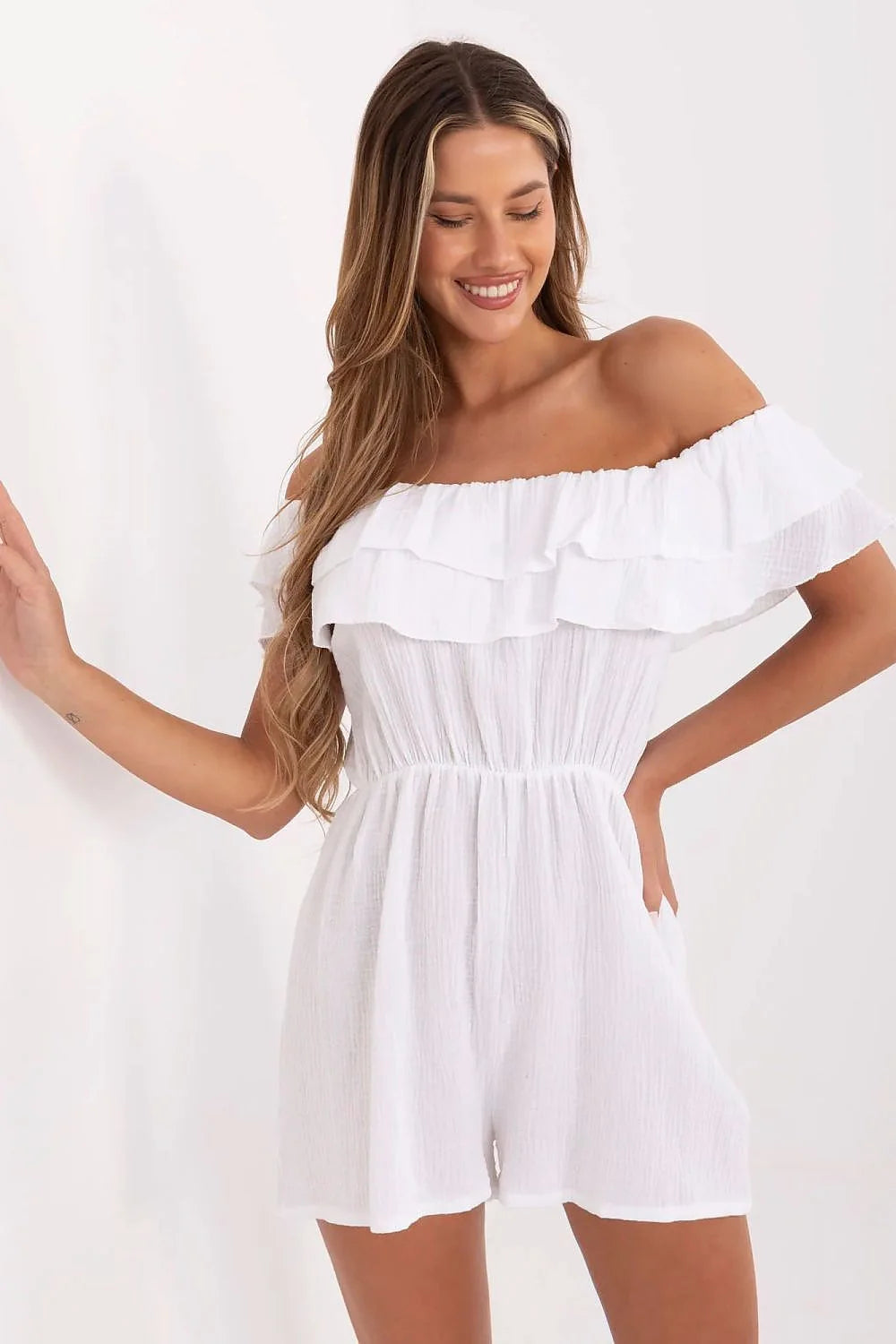 Combinaison estivale pour femme en mousseline sans manches épaules nues volants décolleté espagnol taille élastiquée