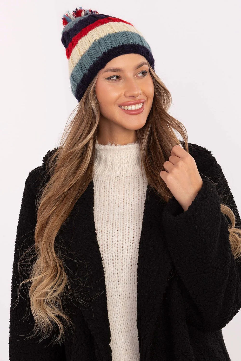 bonnet tricoté rayé multicolore pompon laine mélangée douillet chaud épais côtelé ajusté élastique confortable moderne décontracté citadin hivernal tendance