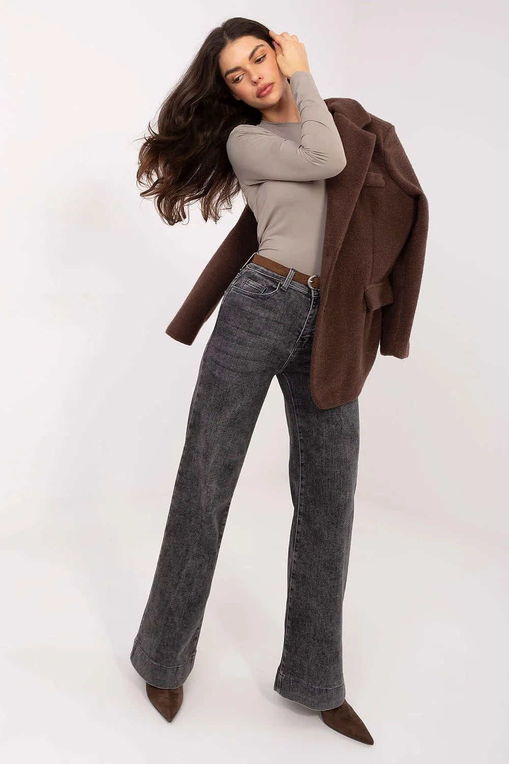 longsleeve femme manches longues col rond taupe grège coupe ajustée jersey extensible finition lisse minimaliste intemporel confortable respirant polyvalent layering