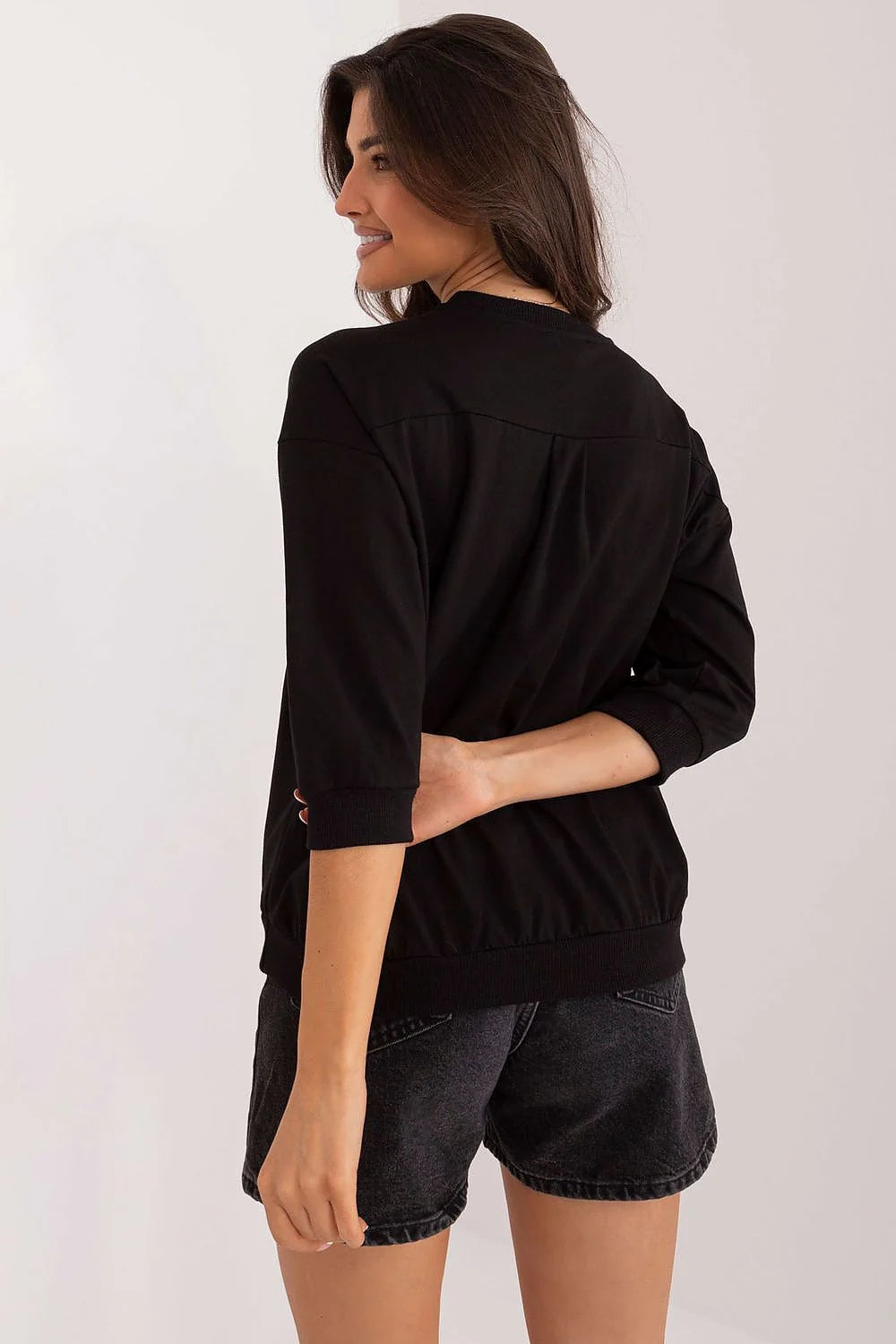 Sweatshirt mode femme modern style ample coton motif minimaliste manches courtes col rond noir blanc contrast