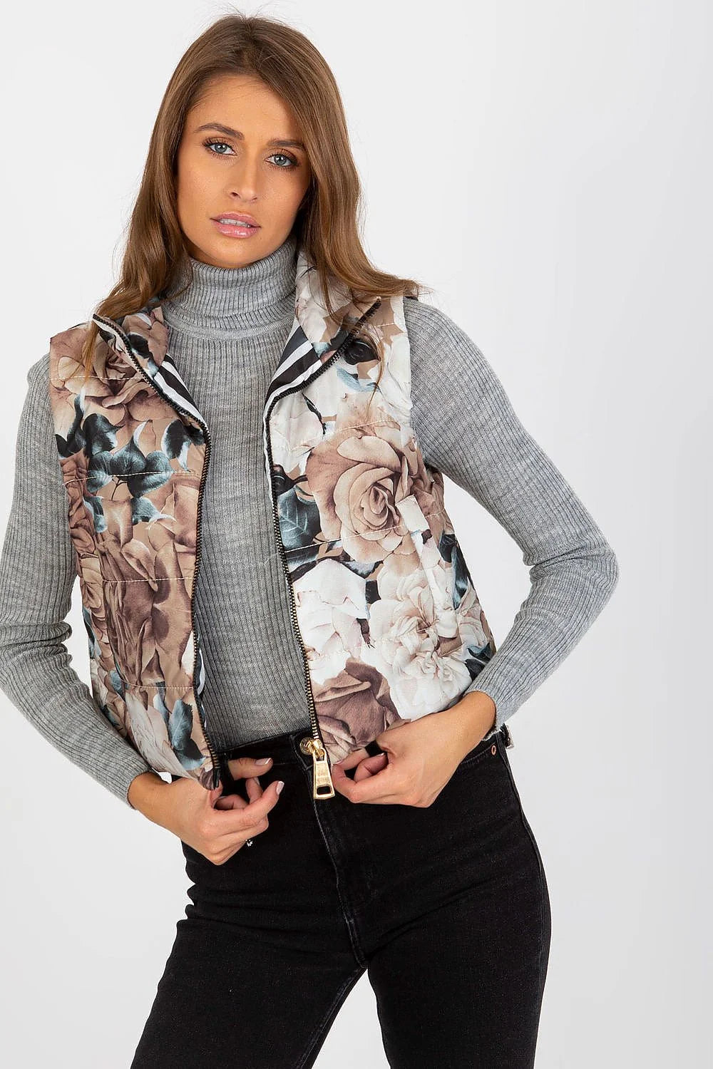 gilet femme sans manches matelassé court imprimé floral rose vif feuillage vert col montant fermeture zippée doublure rayée polyester ajustable