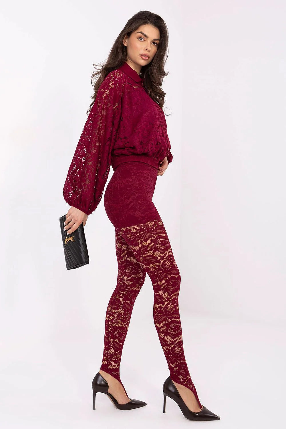 chemise dentelle femme bordeaux manches longues bouffantes col classique boutonnée boutons nacrés doublée semi transparente florale élégante moderne