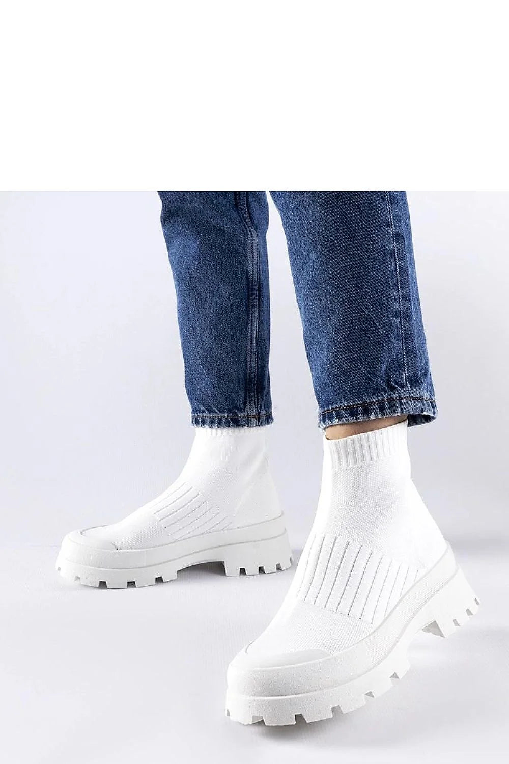 bottines femme blanches minimalistes modernes montantes côtelée maille stretch slipon bout rond semelle caoutchouc épaisse crantée plateforme confort