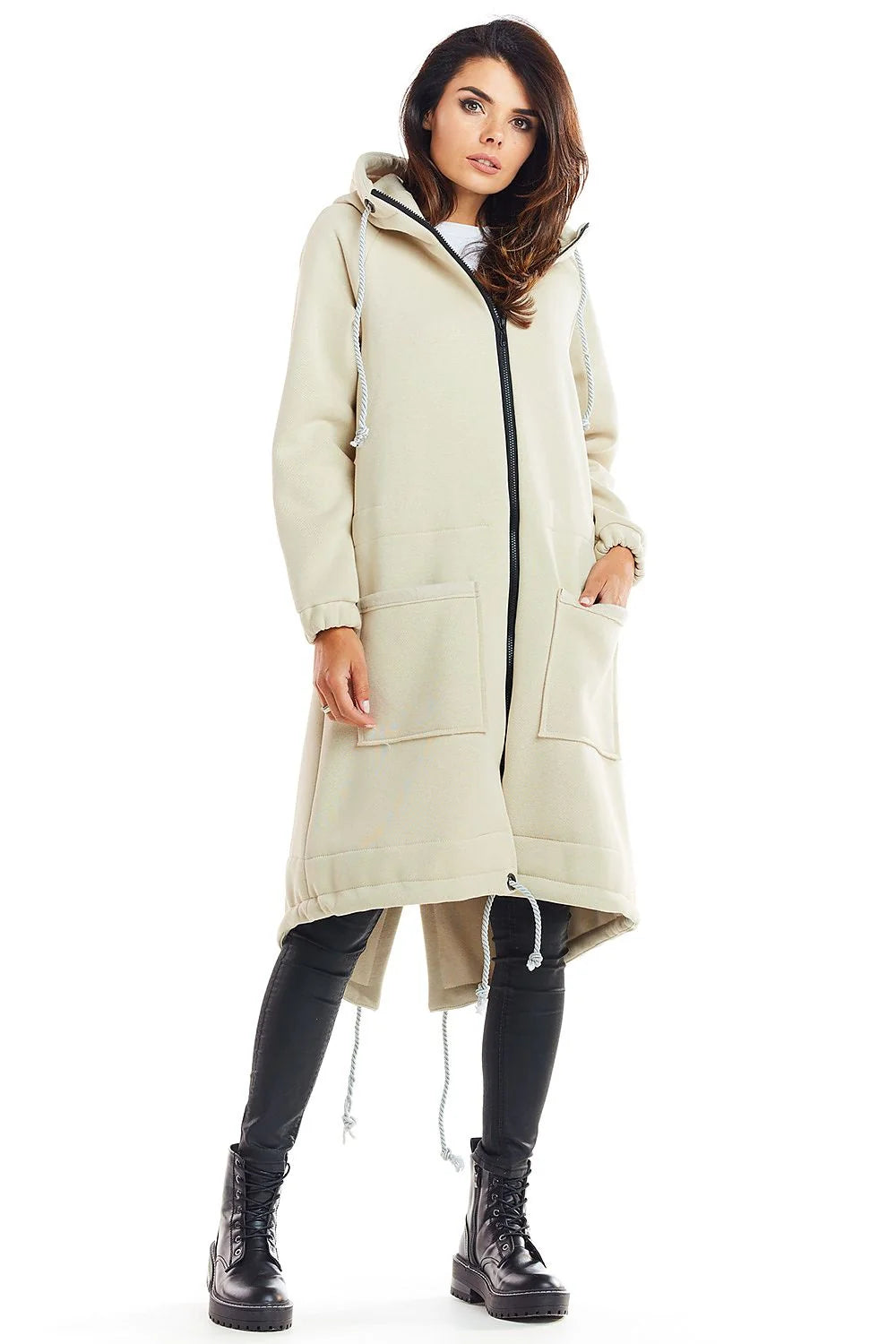 Manteau long ample beige coton style décontracté moderne avec capuche pour femme élégante et confortable