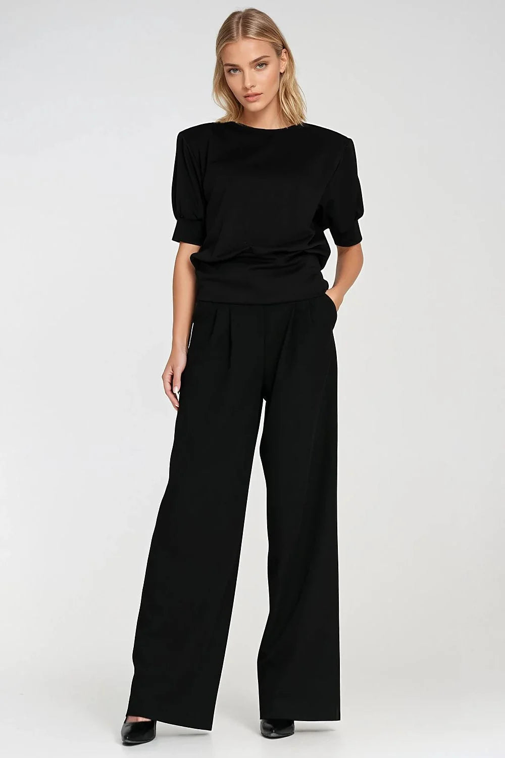 chemisier oversize col rond manches courtes plis poignet taille haute coupe ample casual chic noir maille