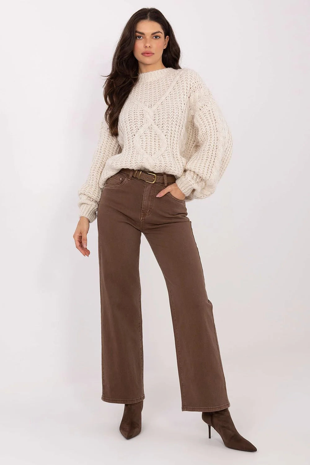 jean femme coupe droite taille haute coton élasthanne stretch confortable durable intemporel polyvalent poches fermeture éclair bouton casual chic