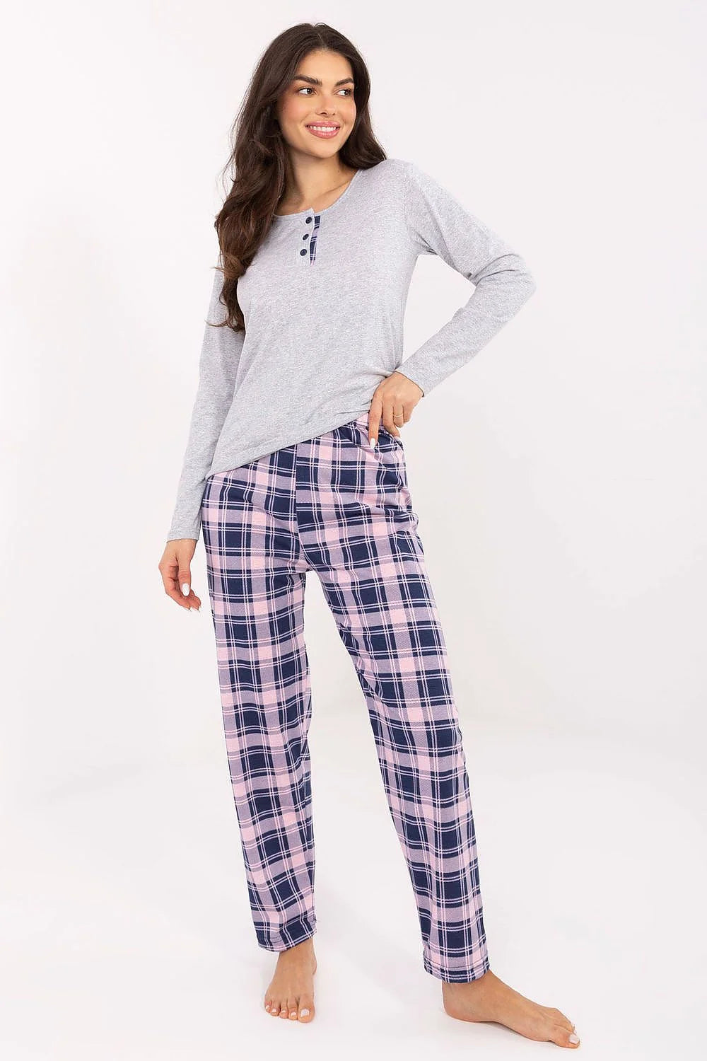 pyjama femme deux pièces haut manches longues encolure ronde patte boutonnée gris chiné pantalon carreaux rose bleu marine flanelle douce