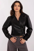 Veste moto femme cuir synthétique noir court épaules Structure ajustée fermeture éclair asymétrique style biker urban sophistication