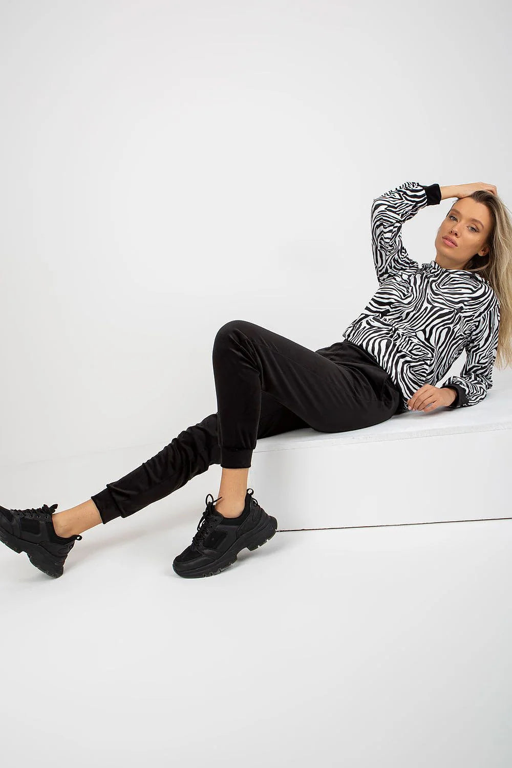 Ensemble Rue Paris sweat-shirt capuchon pantalon jogger velours coton élasthanne motifs animaux noir blanc bleu femme