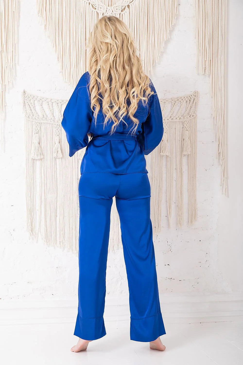 Ensemble Kalimo deux pièces kimono pantalon satin haute qualité couleur bleu vif élégance féminine occasion détente