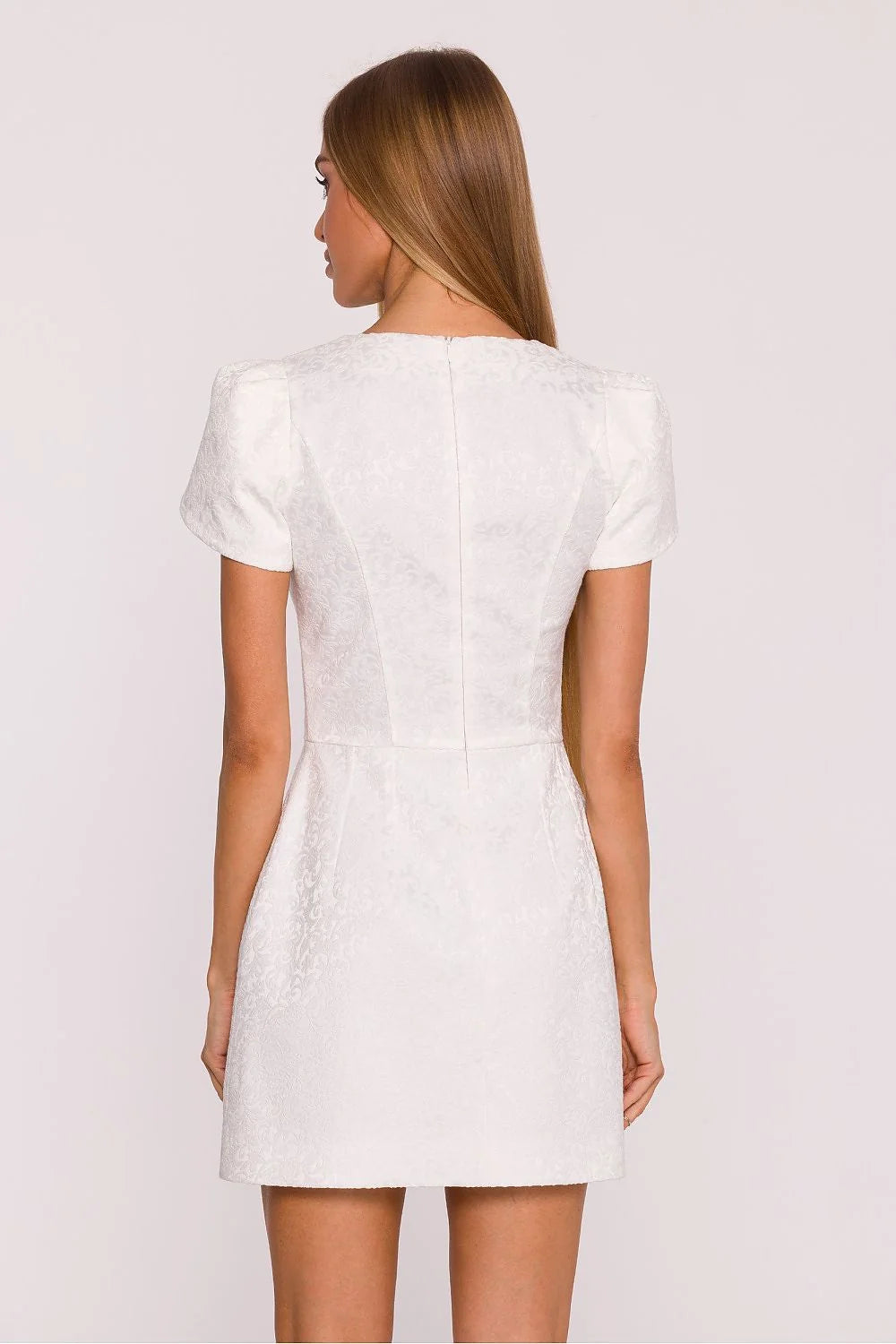 robe cocktail jacquard floral ivoire satinée mini décolleté V profond manches structurées épaules taille marquée silhouette sablier polonaise doublure intégrale