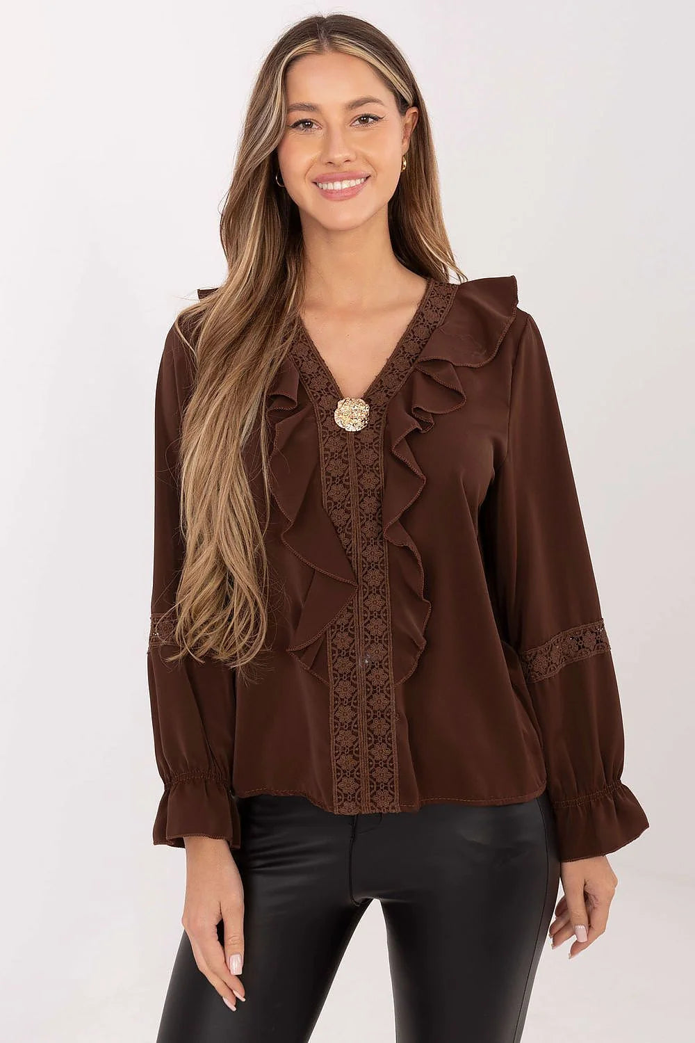 chemisier femme marron fluide volants colV dentelle broche dorée manches longues bouffantes poignets ample romantique élégant confortable extensible