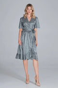 Robe cocktail polyester élégante à pois ceinture ajustable manches courtes pour femme moderne et raffinée