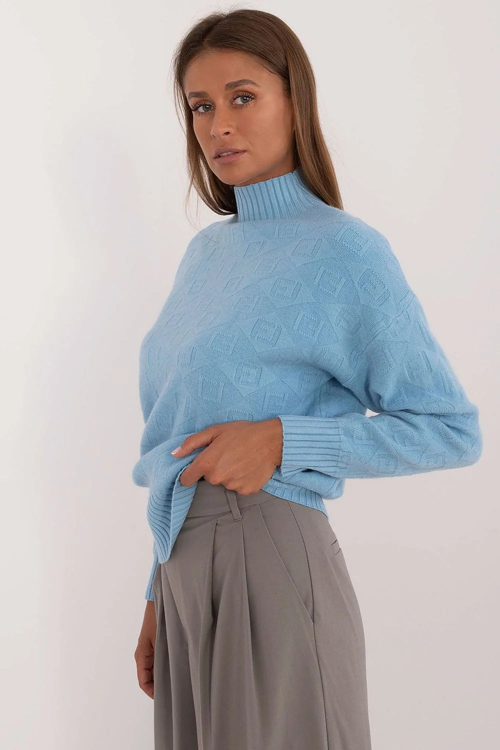 Pullover femme élégant bleu pastel col roulé motif géométrique manches longues coupe ajustée en laine douce et confortable