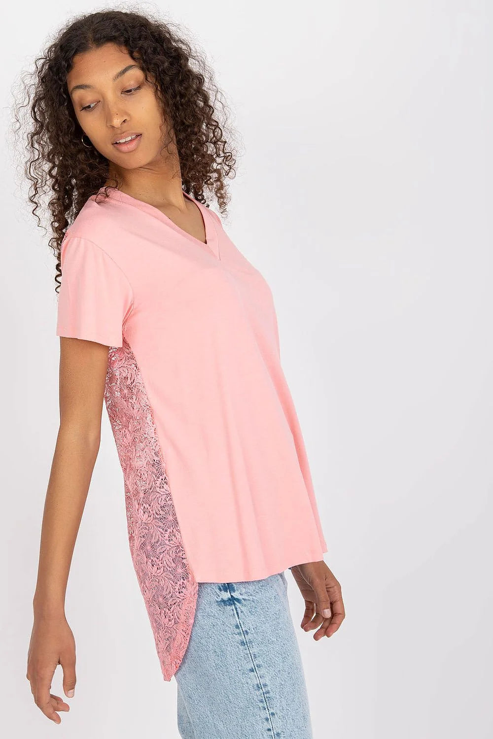 T-shirt femme design élégant coupe ample col V manches courtes dos prolongé dentelle couleur verte vive