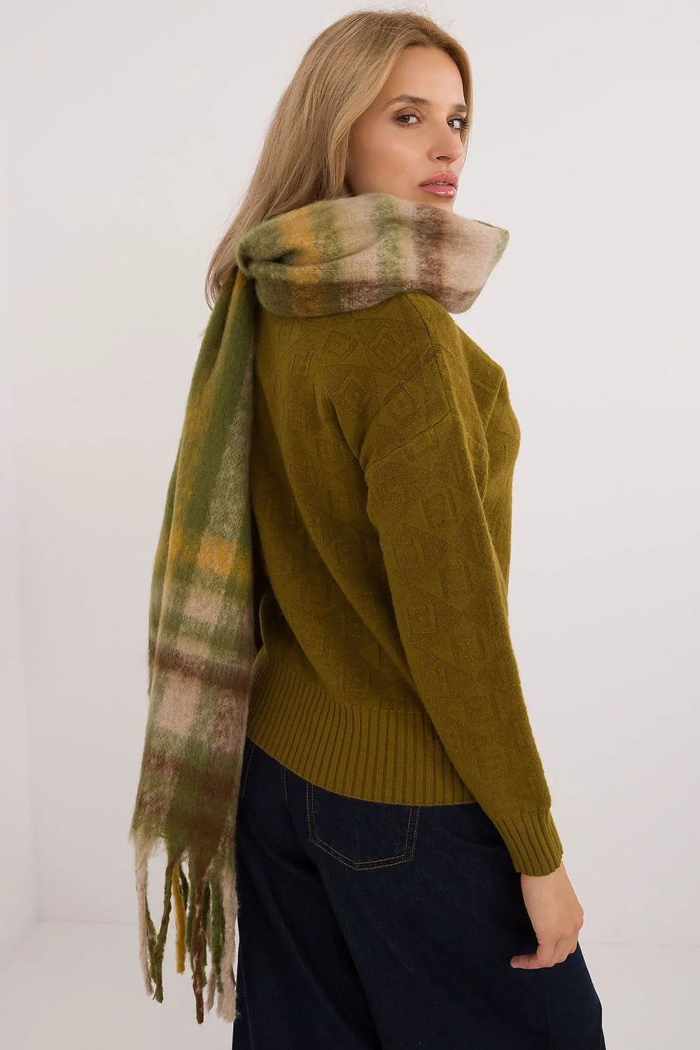 Châle en polyester élégant à carreaux classiques 186 cm longueur femme automne hiver pompons décoratifs style mode