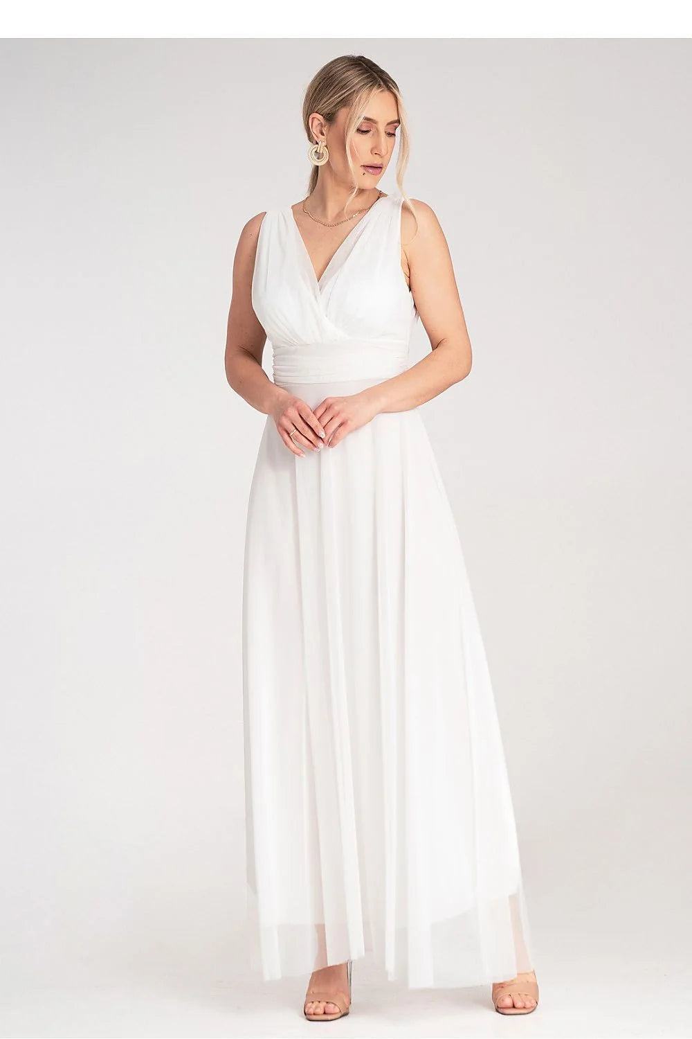 robe cocktail élégante sans manches dos noué blanche coupe empire taille cintrée bustier croisé décolleté plongeant jupe longue fluide mousseline