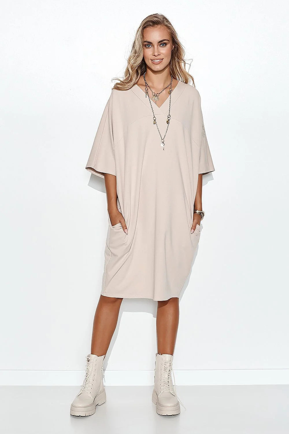 Robe de jour Makadamia ample V-neck oversize coton jersey poches latérales décontractée élégante femme mode vêtement polyvalente