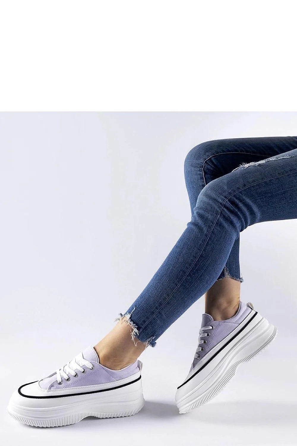 baskets Solea violettes lavande toile basses compensées semelle épaisse crantée blanche tendance casual confort respirante bout rond lacets blancs