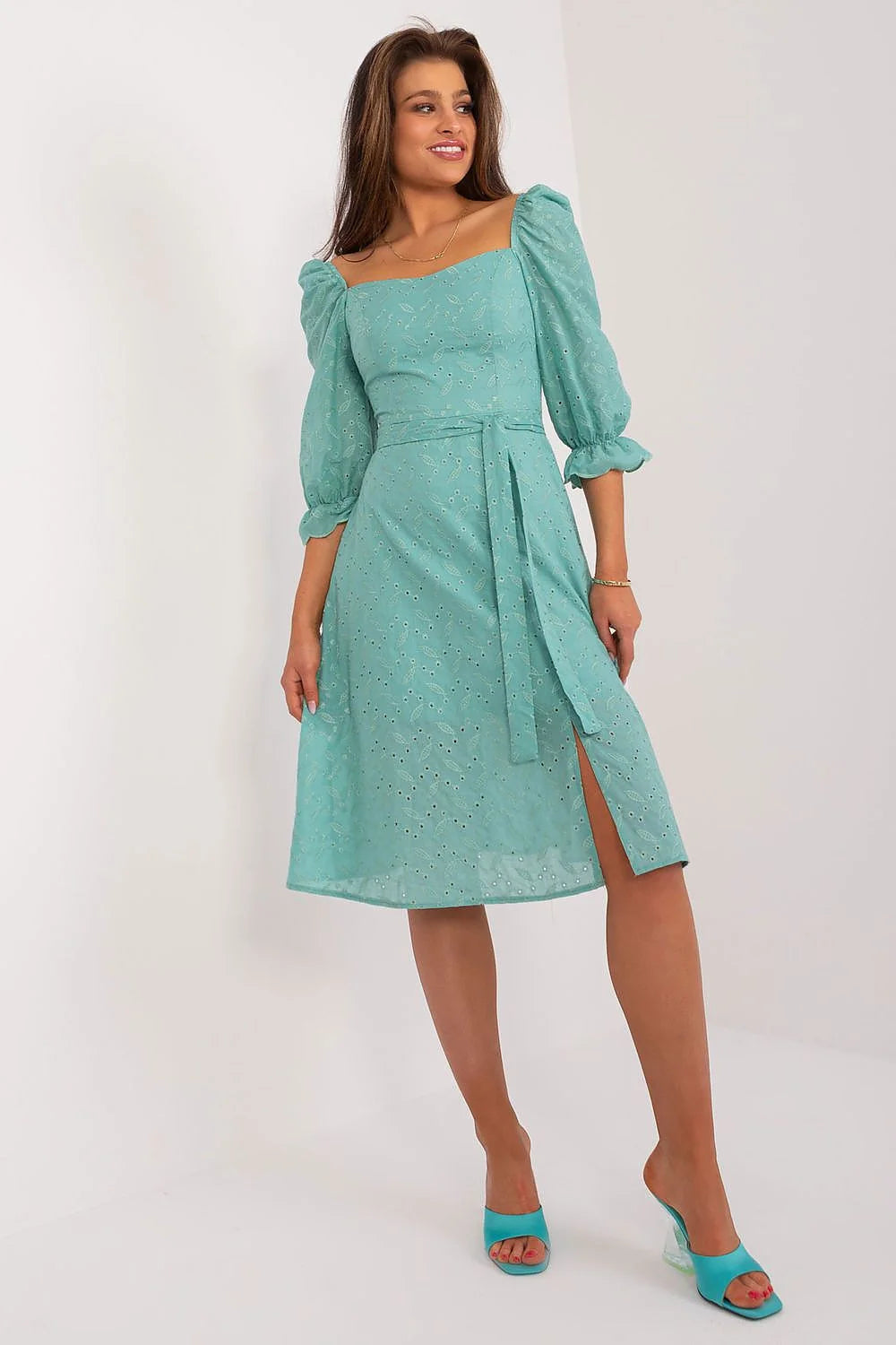 Robe de jour Lakerta été mi-longue manches mi-longues broderies feuilles coton aéré turquoise pastel