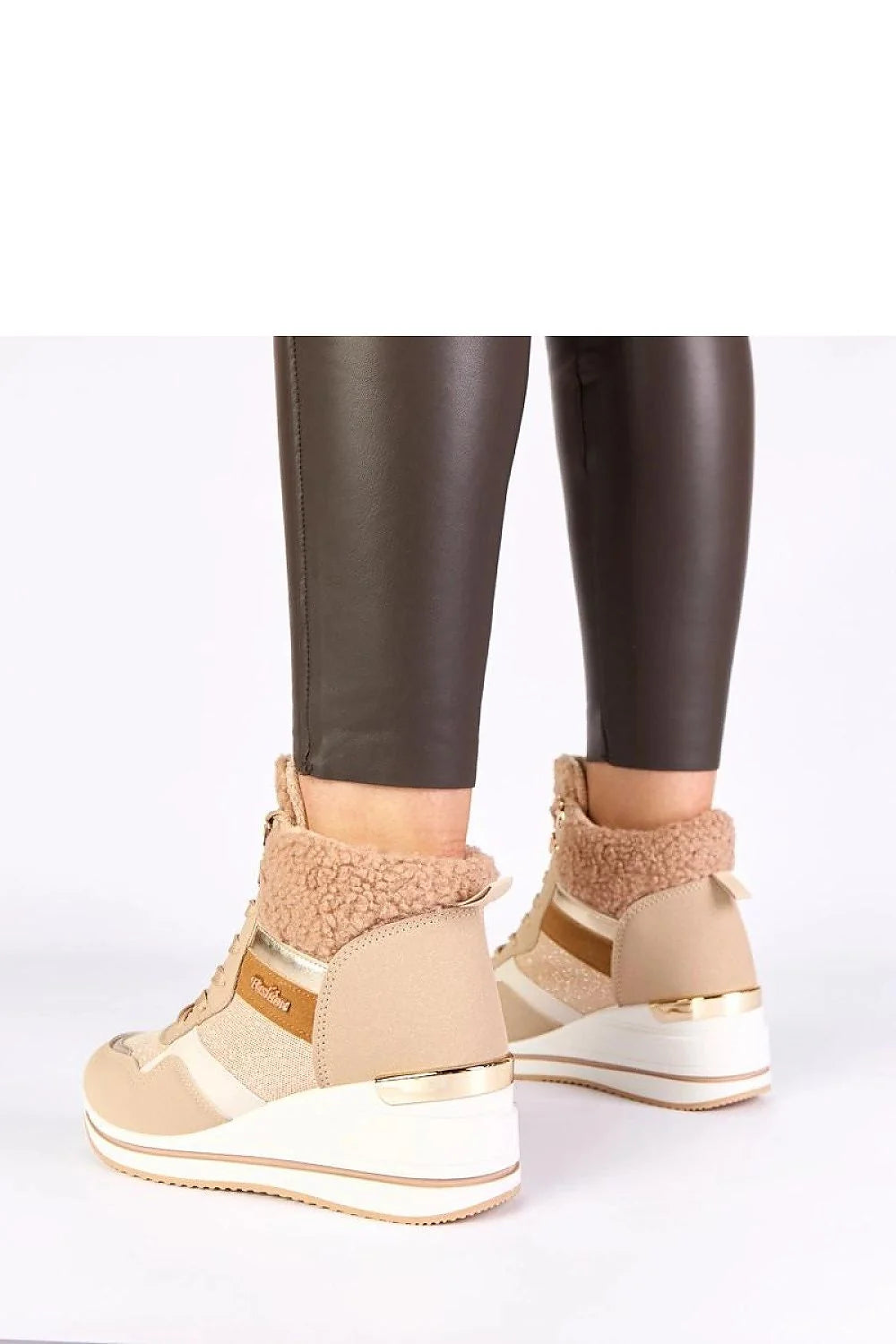 bottes neige femme cuir suédé écologique beige nude fourrure sherpa lacets œillets dorés talon 6cm plateforme compensée antidérapante sportive confortable